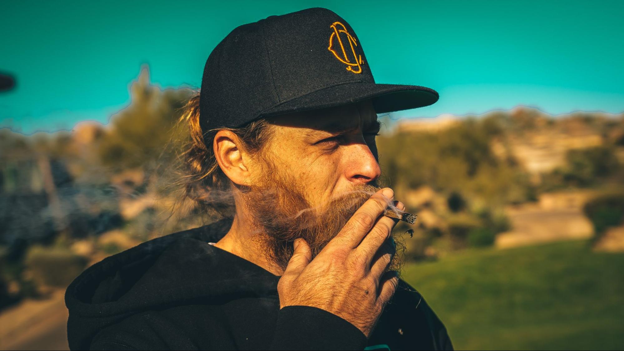 Anytime, Anywhere: Creative Ways To Use Cannabis Discreetly And Avoid Smelling Like Weed - Cannadips®